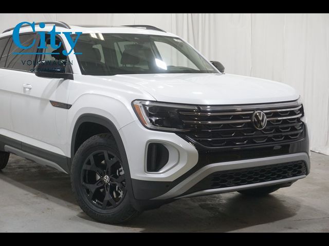 2024 Volkswagen Atlas 2.0T Peak Edition SEL