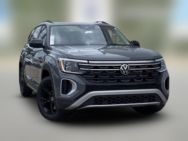 2024 Volkswagen Atlas 2.0T Peak Edition SEL