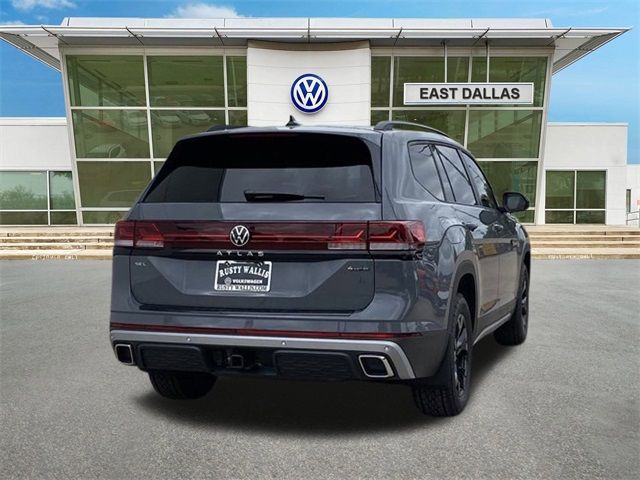 2024 Volkswagen Atlas 2.0T Peak Edition SEL