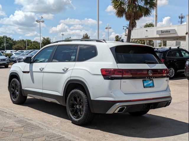 2024 Volkswagen Atlas 2.0T Peak Edition SEL