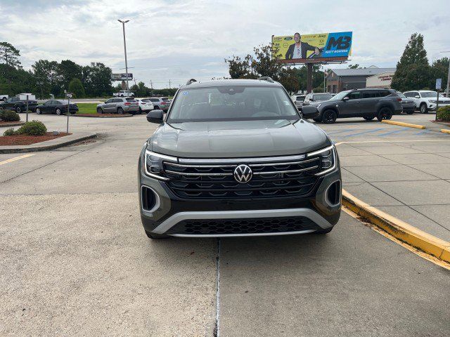 2024 Volkswagen Atlas 2.0T Peak Edition SEL