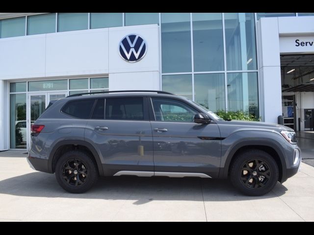 2024 Volkswagen Atlas 2.0T Peak Edition SEL