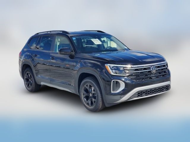 2024 Volkswagen Atlas 2.0T Peak Edition SEL