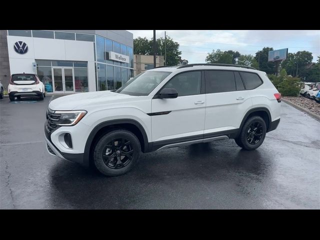 2024 Volkswagen Atlas 2.0T Peak Edition SEL