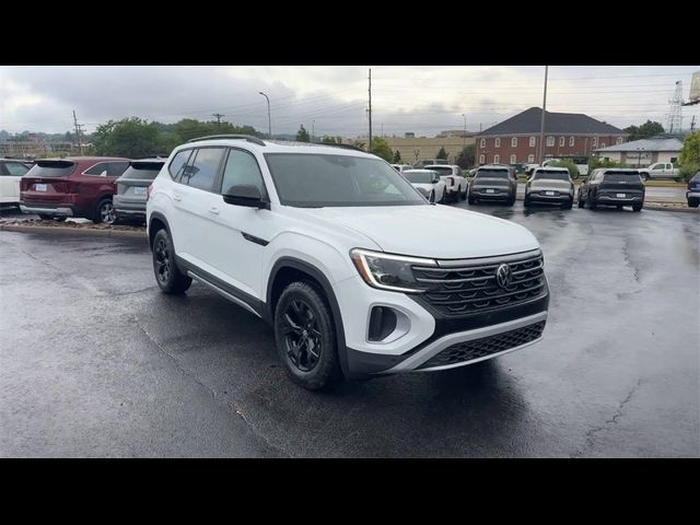 2024 Volkswagen Atlas 2.0T Peak Edition SEL