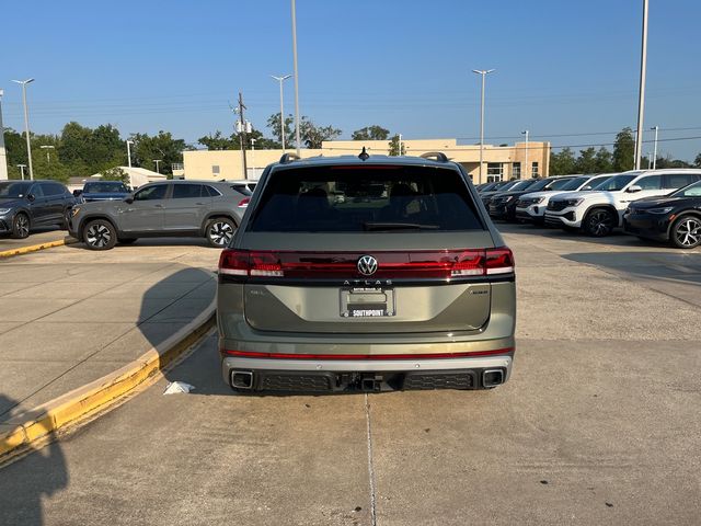 2024 Volkswagen Atlas 2.0T Peak Edition SEL