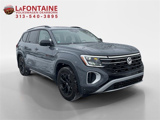 2024 Volkswagen Atlas 2.0T Peak Edition SEL