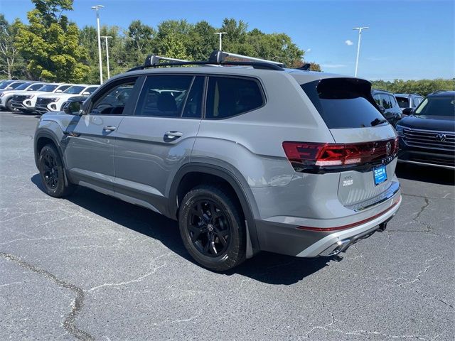 2024 Volkswagen Atlas 2.0T Peak Edition SEL