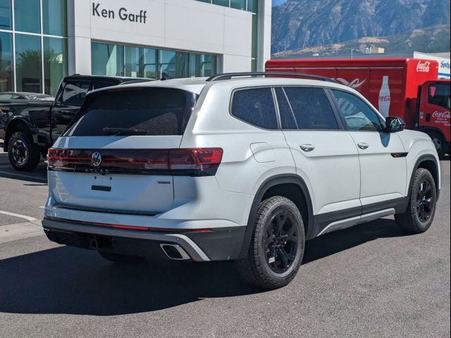 2024 Volkswagen Atlas 2.0T Peak Edition SEL