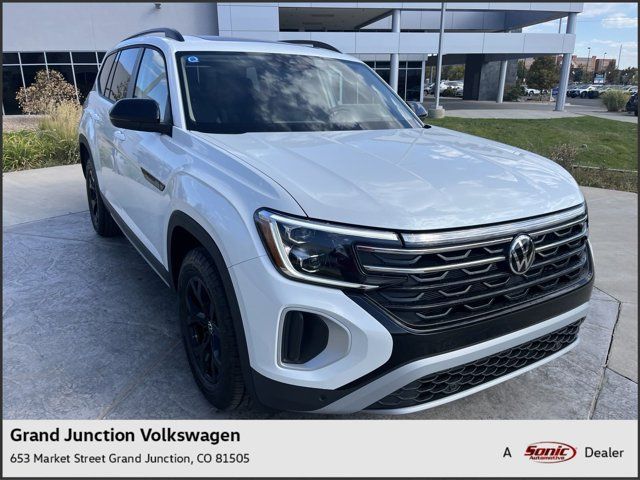 2024 Volkswagen Atlas 2.0T Peak Edition SEL