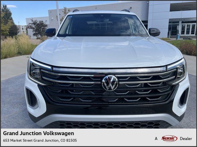 2024 Volkswagen Atlas 2.0T Peak Edition SEL