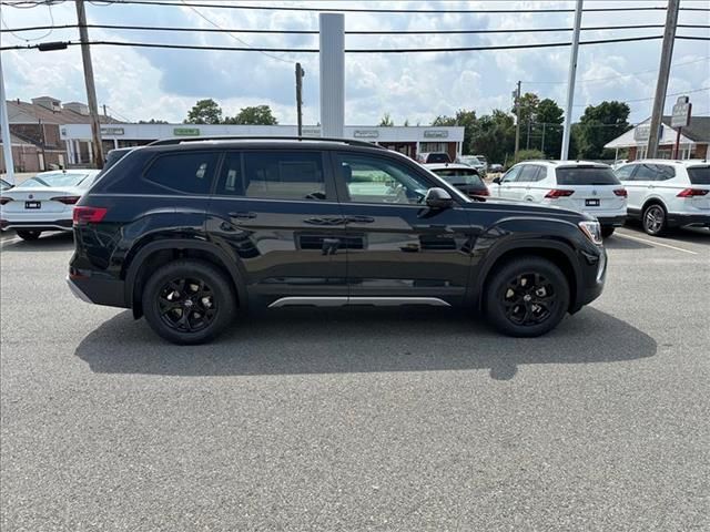2024 Volkswagen Atlas 2.0T Peak Edition SEL