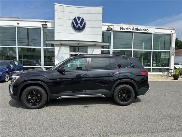 2024 Volkswagen Atlas 2.0T Peak Edition SEL