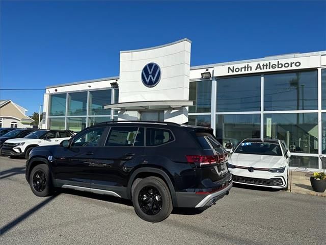 2024 Volkswagen Atlas 2.0T Peak Edition SEL