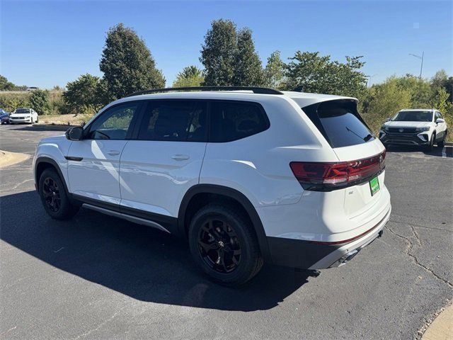 2024 Volkswagen Atlas 2.0T Peak Edition SE w/Technology