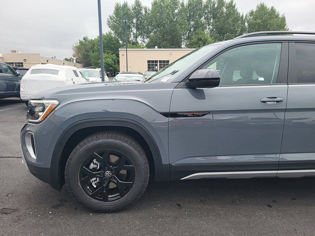 2024 Volkswagen Atlas 2.0T Peak Edition SE w/Technology