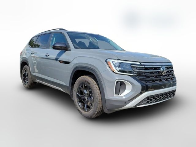 2024 Volkswagen Atlas 2.0T Peak Edition SE w/Technology