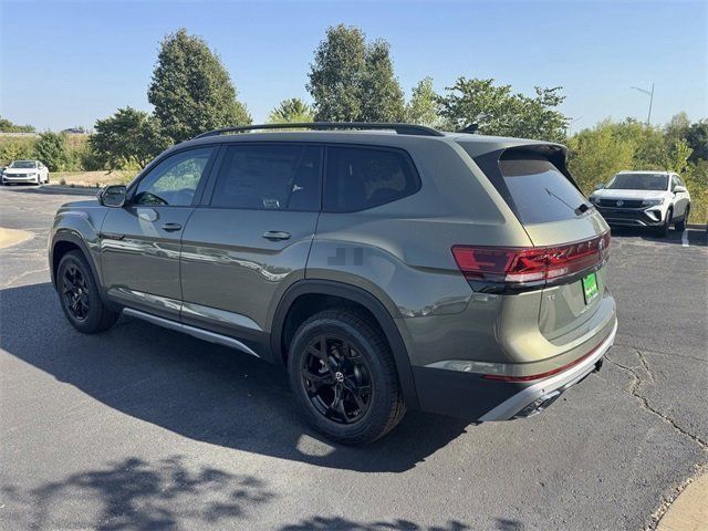 2024 Volkswagen Atlas 2.0T Peak Edition SE w/Technology