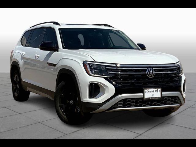 2024 Volkswagen Atlas 2.0T Peak Edition SE w/Technology