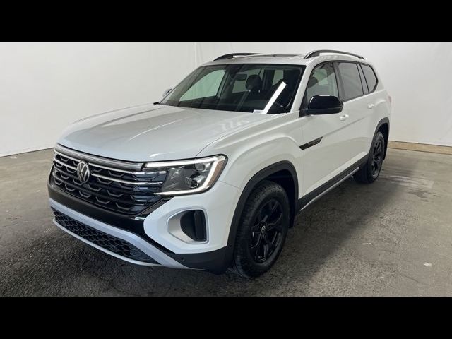 2024 Volkswagen Atlas 2.0T Peak Edition SE w/Technology