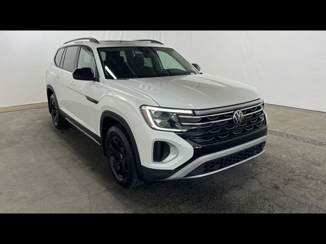 2024 Volkswagen Atlas 2.0T Peak Edition SE w/Technology