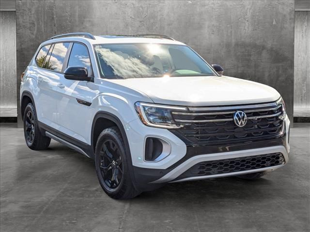 2024 Volkswagen Atlas 2.0T Peak Edition SE w/Technology