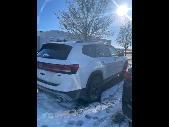 2024 Volkswagen Atlas 2.0T Peak Edition SE w/Technology