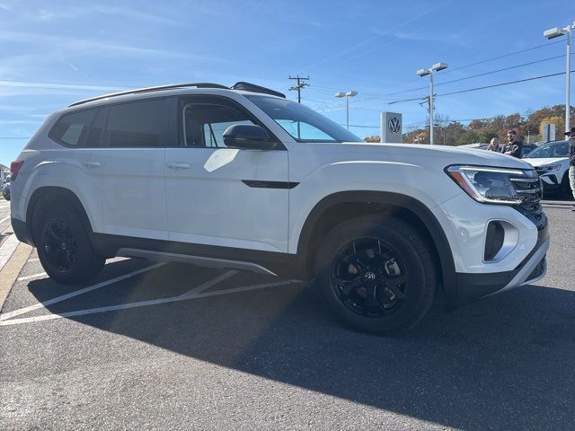 2024 Volkswagen Atlas 2.0T Peak Edition SE w/Technology