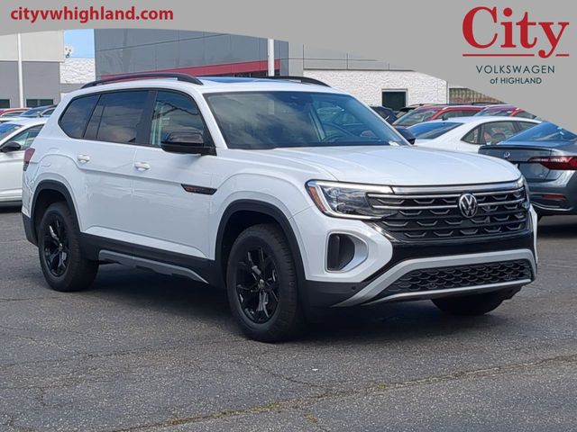 2024 Volkswagen Atlas 2.0T Peak Edition SE w/Technology