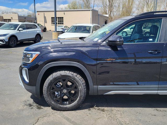 2024 Volkswagen Atlas 2.0T Peak Edition SE w/Technology