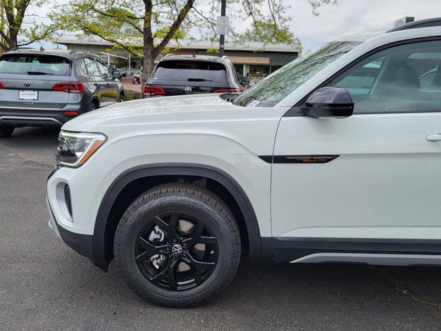 2024 Volkswagen Atlas 2.0T Peak Edition SE w/Technology