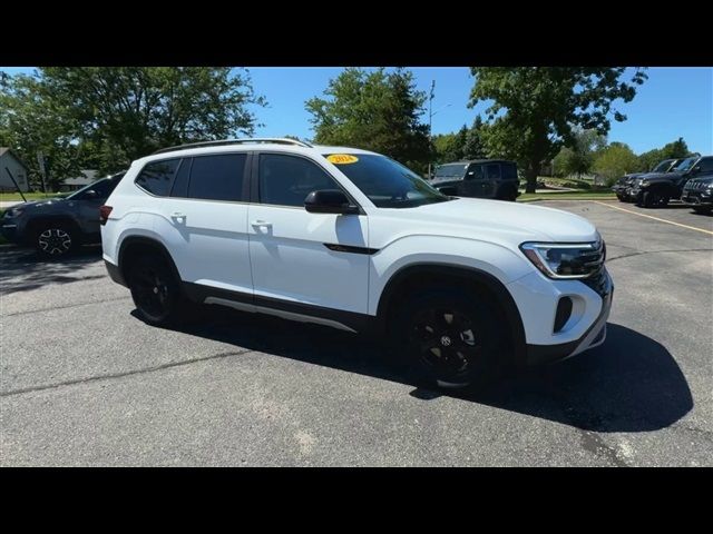 2024 Volkswagen Atlas 2.0T Peak Edition SE w/Technology