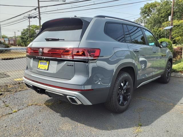 2024 Volkswagen Atlas 2.0T Peak Edition SE w/Technology