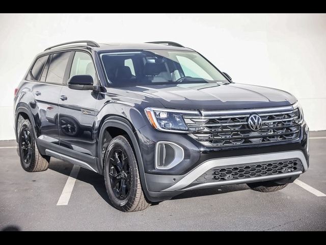 2024 Volkswagen Atlas 2.0T Peak Edition SE w/Technology