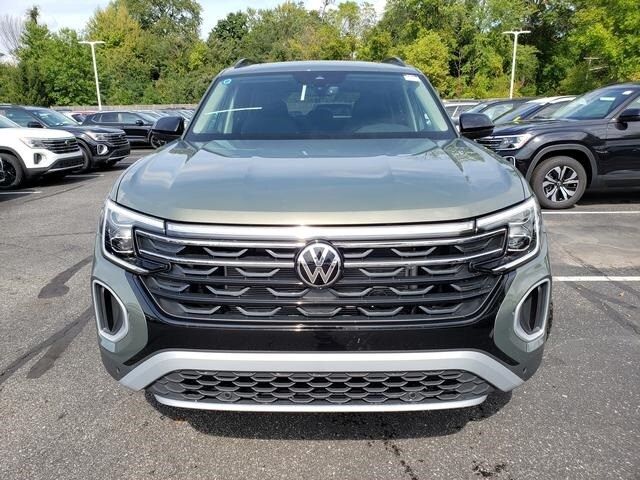 2024 Volkswagen Atlas 2.0T Peak Edition SE w/Technology