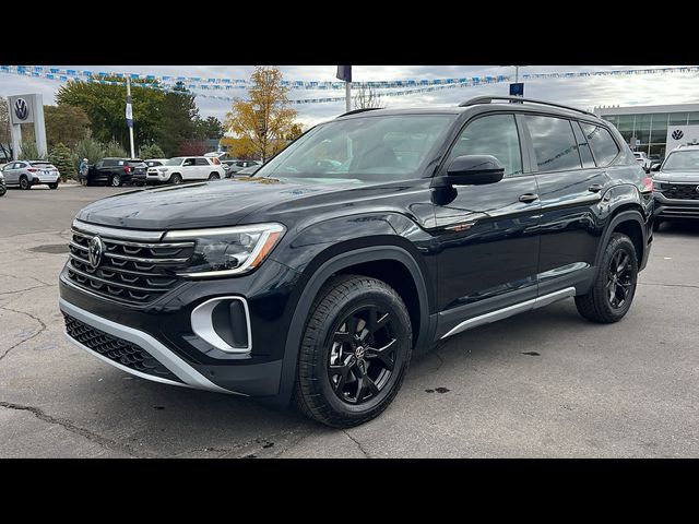 2024 Volkswagen Atlas 2.0T Peak Edition SE w/Technology