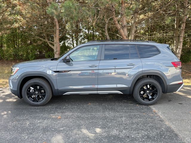 2024 Volkswagen Atlas 2.0T Peak Edition SE w/Technology