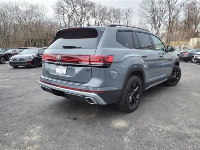 2024 Volkswagen Atlas 2.0T Peak Edition SE w/Technology