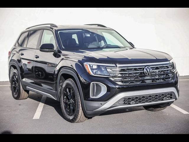 2024 Volkswagen Atlas 2.0T Peak Edition SE w/Technology