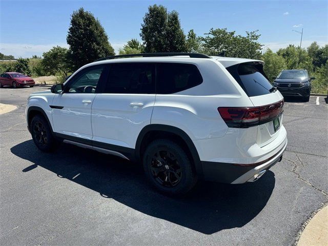 2024 Volkswagen Atlas 2.0T Peak Edition SE w/Technology