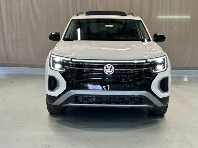 2024 Volkswagen Atlas 2.0T Peak Edition SE w/Technology