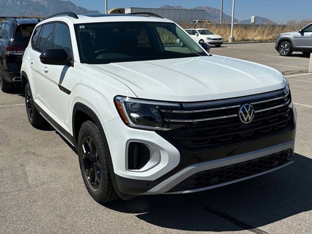 2024 Volkswagen Atlas 2.0T Peak Edition SE w/Technology