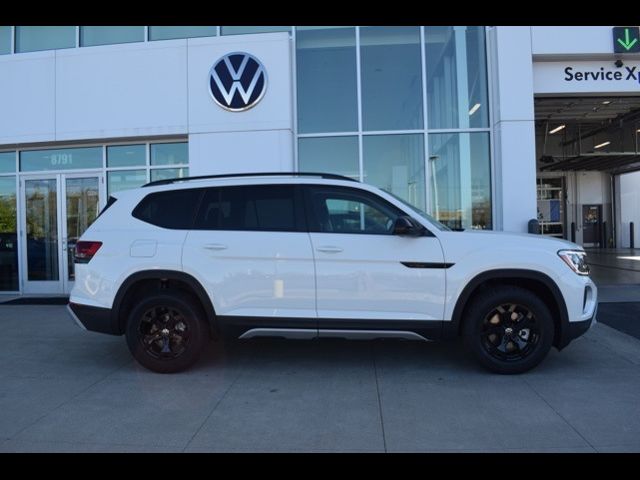 2024 Volkswagen Atlas 2.0T Peak Edition SE w/Technology