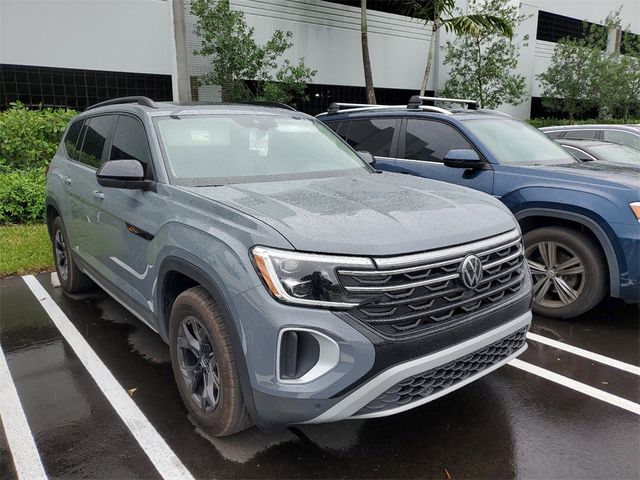 2024 Volkswagen Atlas 2.0T Peak Edition SE w/Technology