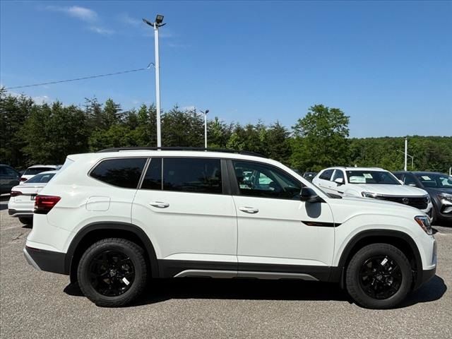 2024 Volkswagen Atlas 2.0T Peak Edition SE w/Technology