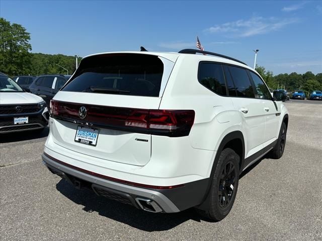 2024 Volkswagen Atlas 2.0T Peak Edition SE w/Technology