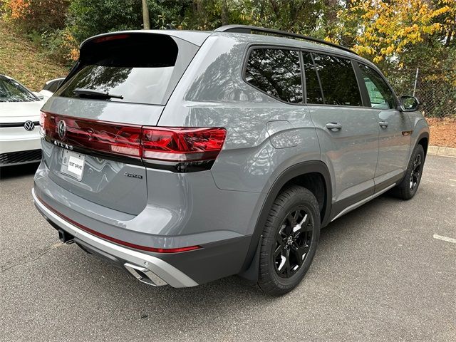 2024 Volkswagen Atlas 2.0T Peak Edition SE w/Technology