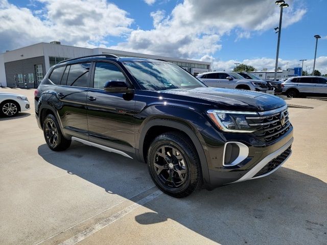 2024 Volkswagen Atlas 2.0T Peak Edition SE w/Technology