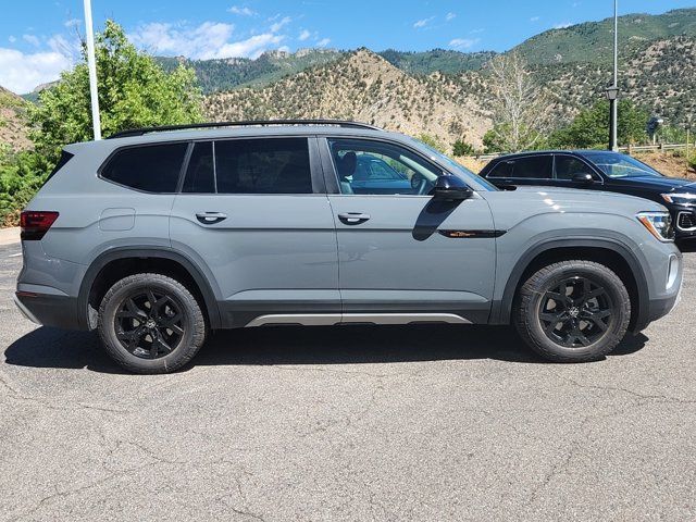 2024 Volkswagen Atlas 2.0T Peak Edition SE w/Technology