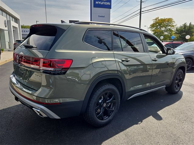 2024 Volkswagen Atlas 2.0T Peak Edition SE w/Technology